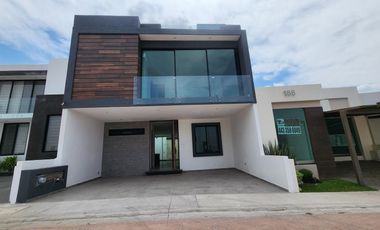 Casa en Venta en LOMALTA TRES MARÍAS con casa Club