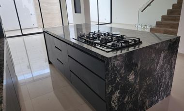Casa en Venta en LOMALTA TRES MARÍAS con casa Club