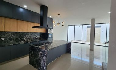 Casa en Venta en LOMALTA TRES MARÍAS con casa Club