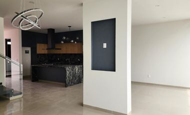 Casa en Venta en LOMALTA TRES MARÍAS con casa Club