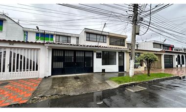 Casa comercial en arriendo - Los Andes, Bogotá