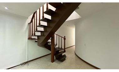 Casa comercial en arriendo - Los Andes, Bogotá