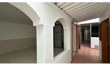 Casa comercial en arriendo - Los Andes, Bogotá