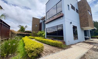 Venta de casa campestre alto de las palmas