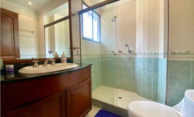 VENDEMOS CASA CON APARTAMENTO INCLUIDO EN POBLADO - LA COLA DEL ZORRO