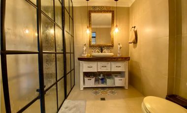 VENDEMOS CASA CON APARTAMENTO INCLUIDO EN POBLADO - LA COLA DEL ZORRO