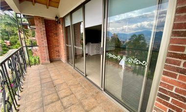 VENDEMOS CASA CON APARTAMENTO INCLUIDO EN POBLADO - LA COLA DEL ZORRO