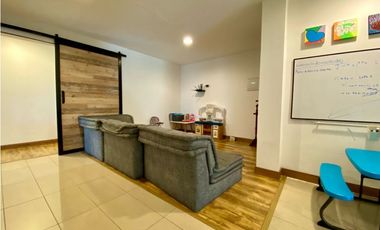 VENDEMOS CASA CON APARTAMENTO INCLUIDO EN POBLADO - LA COLA DEL ZORRO