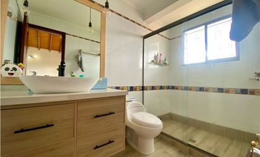 VENDEMOS CASA CON APARTAMENTO INCLUIDO EN POBLADO - LA COLA DEL ZORRO