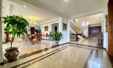 VENDEMOS CASA CON APARTAMENTO INCLUIDO EN POBLADO - LA COLA DEL ZORRO