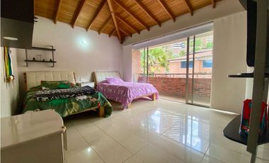 VENDEMOS CASA CON APARTAMENTO INCLUIDO EN POBLADO - LA COLA DEL ZORRO