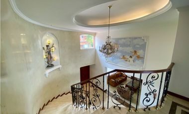 VENDEMOS CASA CON APARTAMENTO INCLUIDO EN POBLADO - LA COLA DEL ZORRO