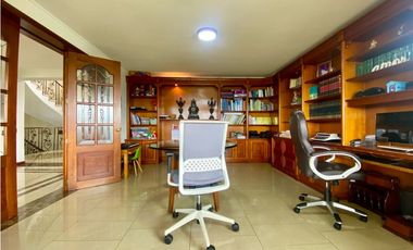 VENDEMOS CASA CON APARTAMENTO INCLUIDO EN POBLADO - LA COLA DEL ZORRO