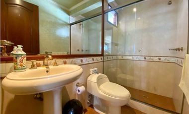 VENDEMOS CASA CON APARTAMENTO INCLUIDO EN POBLADO - LA COLA DEL ZORRO