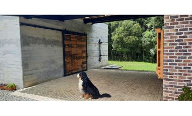 HERMOSA CASA FINCA CAMPESTRE SANTA ELENA CON EXCELENTES ACABADOS