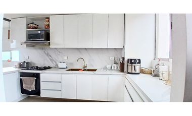 Excelente ubicación del Tesoro, piso muy alto y vista panorámica
