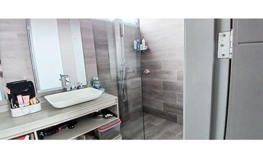 Excelente ubicación del Tesoro, piso muy alto y vista panorámica