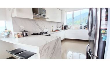 Excelente ubicación del Tesoro, piso muy alto y vista panorámica