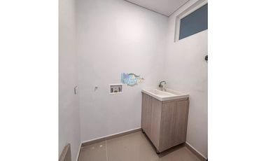 En Venta Apartamento en Condominio Reserva de la Sierra (Sector Buque)