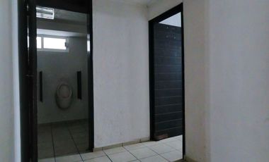 Edificio en Metepec, cerca de estación del tren interurbano México Toluca