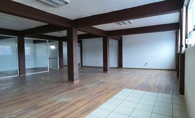 Edificio en Metepec, cerca de estación del tren interurbano México Toluca