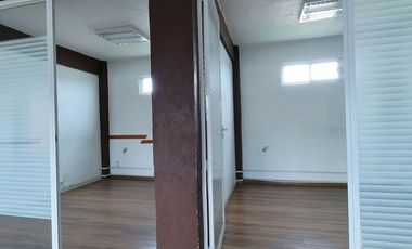 Edificio en Metepec, cerca de estación del tren interurbano México Toluca