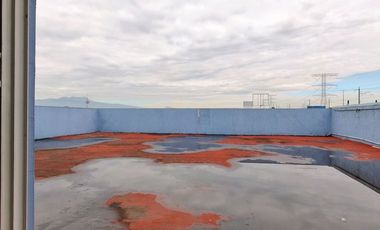 Edificio en Metepec, cerca de estación del tren interurbano México Toluca