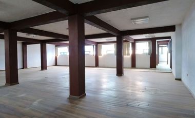 Edificio en Metepec, cerca de estación del tren interurbano México Toluca