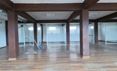 Edificio en Metepec, cerca de estación del tren interurbano México Toluca