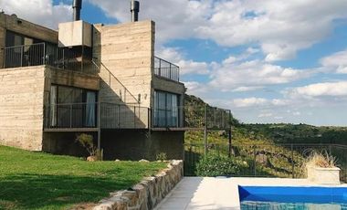 MODERNO COMPLEJO DE CABAÑAS ! GOLPE DE AGUA, CALAMUCHITA.