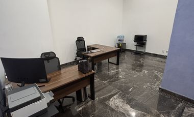 Oficina grande en Park Pedregal con estacionamiento