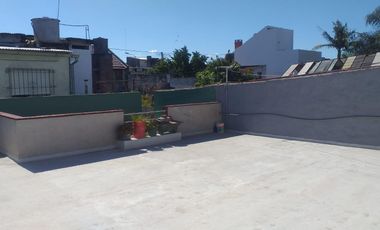 PH en VENTA - CASEROS - 3 amb,  patio y terraza. Sobre avda. San Martín al 3900, Caseros