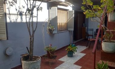 PH en VENTA - CASEROS - 3 amb,  patio y terraza. Sobre avda. San Martín al 3900, Caseros