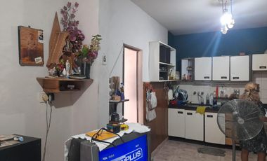 PH en VENTA - CASEROS - 3 amb,  patio y terraza. Sobre avda. San Martín al 3900, Caseros