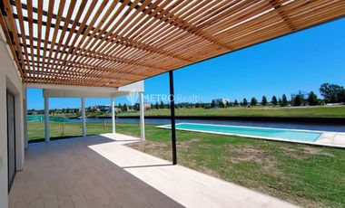 Casa al Rio en Naudir en Venta y Alquiler Anual con 4 habitaciones
