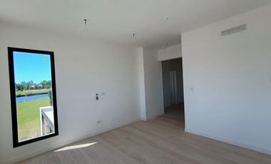 Casa al Rio en Naudir en Venta y Alquiler Anual con 4 habitaciones