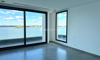 Casa en Alquiler a la laguna en Marinas en Puertos de Escobar