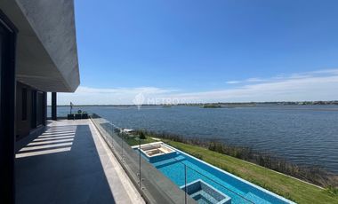 Casa en Alquiler a la laguna en Marinas en Puertos de Escobar