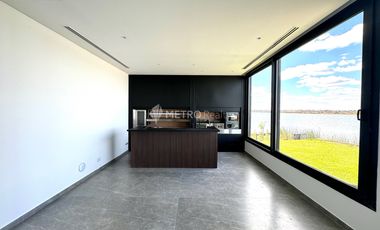 Casa en Alquiler a la laguna en Marinas en Puertos de Escobar
