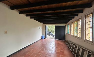 VENTA de CASA LOTE en LA CALERA