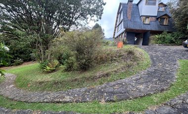VENTA de CASA LOTE en LA CALERA