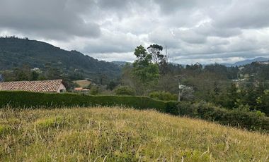 VENTA de CASA LOTE en LA CALERA