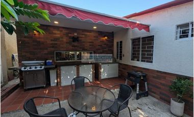 Se vende casa en Ciudad Jardin , remodelada