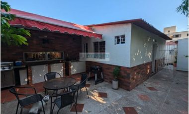 Se vende casa en Ciudad Jardin , remodelada