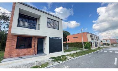 Casa para estrenar en unidad abierta en el Carmen de viboral LDC