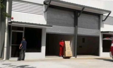 Alquiler de Bodega 248 m2 Costa del Este Cod-J261