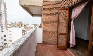 VENTA DPTO ZONA TRIBUNALES DE 3 DORM CON COCHERA