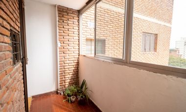 VENTA DPTO ZONA TRIBUNALES DE 3 DORM CON COCHERA