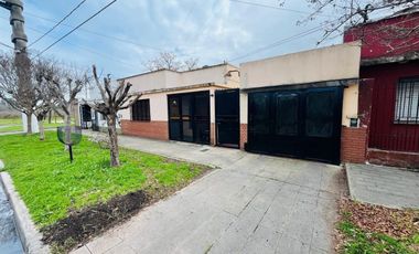 CASA 3 AMBIENTES VENTA LLAVALLOL