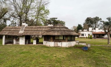 Venta Casa quinta c/pileta, quincho La Lonja Pilar